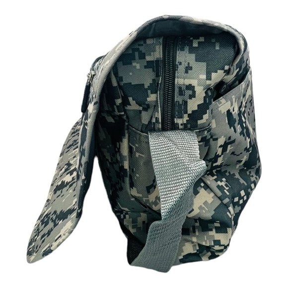 EastWest Diaper/Tote Bag Camo Design EUC - Picture 4 of 12